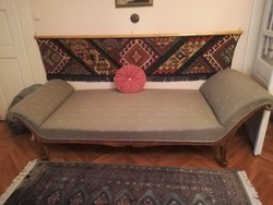 Biedermeier restaurált sofa egyszemélyes ágy egyben
