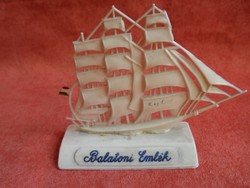 Balatoni emlék vitorlás hajó