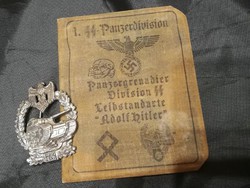 Német II. vh Leibstandarte Adolf Hitler páncélos zsoldkönyv + kitüntetés