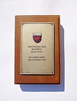 IV. Nyári Universiade - 1965, a brit csapat hálás köszönetével, tűzzománcos,fémjelzett lap