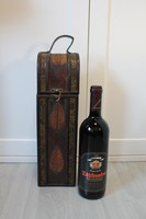 Levélmintás bortartó 20 éves (2000) Kékfrankos vörösborral 