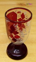 Antik rubinvörös, bíborpácolt talpas üvegpohár, a XIX. század közepéről, dekoratív ritkaság