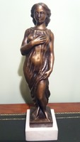 Cyranski Mária: Tavasz,  bronz szobor márvány talpon