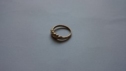 B10 - Fémjelzett 375 9 karátos arany gyűrű pici gyémánt kővel