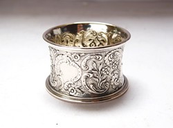 Pazar,kézzel vésett,cizellált,rokokó stílusú ezüst szalvétagyűrű.