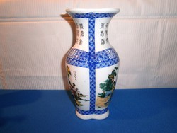 J_080 / Jelzett jelenetes nagyon szép kínai porcelán váza 23 cm magas