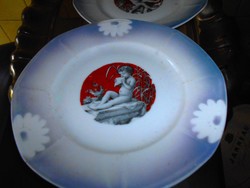 3 db antik angyal figurás    tányér  (1500 Ft/ db)