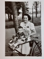 Régi gyerek fotó vintage kerékpár női mini fénykép 