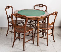 Neobarokk stílusú kártyaasztal négy darab nádazott székkel