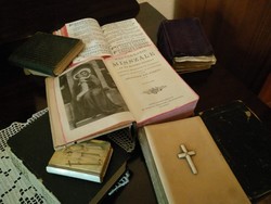 Régi biblia, misszálé, imakönyv - 9 db
