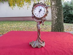 Veronese figurális asztali óra (30cm, filc talp)