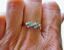 Gyönyörű smaragd és 0.33ct gyémánt arany gyűrű