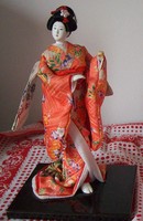  Japán gésa selyem kimonóban. KÉZI MUNKA AJÁNDÉKNAK IS