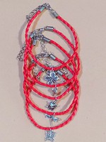 Kabbala védelmező, vörös fonott bőr karkötő, választható 4 féle sharmmal