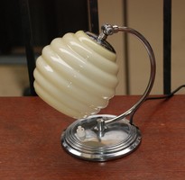 Art deco - Bauhaus asztali lámpa - vajszínű "hurkás" ernyő