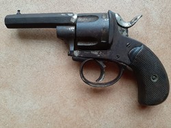 Forgótáras revolver
