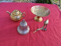 Réz/bronz harang, kócsag, teáskanna, asztalközép