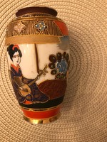 Régi kézzel festett Japán satsuma váza jelzett.