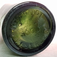"Igmándi keserűvíz 1863" nagy sötétzöld ásványvizes üveg (958)