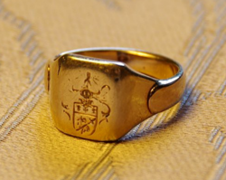 Nemesi család pecsétgyűrűje a 19. század utolsó harmadából, gyűjtői ritkaság, 14 K, 8 g