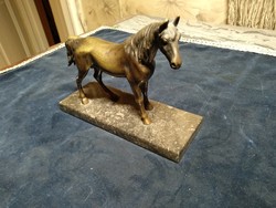 Bronz ló szobor