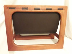 AMIKOR fontos a stílus! Minimalista 1970 Dán Teak fa + bőr újságtartó Salin Mobler design, Dánia