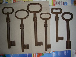 Antik kovácsoltvas kulcs 6 db
