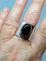 Fekete ónix köves, 925-s finomságú ezüst gyűrű