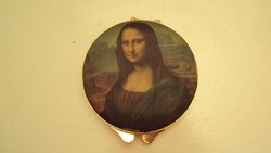 Vadonatúj (francia)selyem festményes /Mona Lisa/ portrés pudrié /púderes doboz/tükörrel,arany fényű.