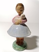 Jelzett kerámia kislány báránnyal a kezében 16 cm (167)