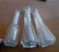 3 darab féldecis pálinkás kis flaska pohár Háboru előtti kis ivó üveg kocsmai koronás cimerrel