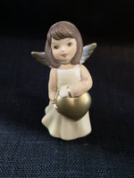 Goebel porcelán kézzel festett porcelán mini (6 cm) szives angyalka, pezsgő színben, hibátlan