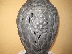 Mohácsi  fekete antracit színű , kerámia , áttört , régi ,a 40 es  évekbeli  váza  , 20 x 48 cm