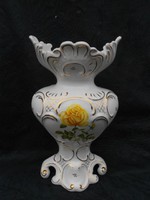 Nagyméretű, Herend Bognár jelzéssel váza. Kézzel festett, sárga rózsás, arany kontúrozással.