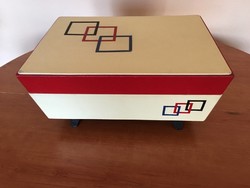 Régi gyönyörű varrós doboz 50-es 60-as évekből