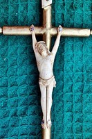 IB. 19. Antik CSONT Jézus Krisztus 9 cm,  26 cm-es talpas feszület, kereszt, korpusz. 1780.