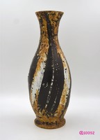 Gorka Lívia (1925-2011) kerámia váza, bronz, fekete-fehér dekorral.