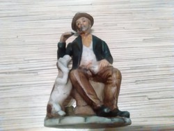 Öreg bácsi a kutyájával biszkvit porcelán szobor