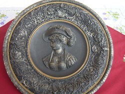 Hatalmas méretű Antik  Johann Maresch fali tányér 42 cm, " Hölgy Vadászkalappal " 