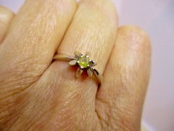 Szépséges arany gyűrű élénk sárga 0.20ct gyémánt kővel
