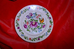 Hand-painted wall bowl with a sad cotton pattern from Kalocsai, diameter 23.5 cm