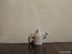 Kisméretű  vitrindísz, babaház kellék:  régi francia (Limoges-i) mini baba porcelán kanna, kiöntő