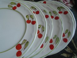 Olasz kerámia, cseresznyés süteményes tányérok. 