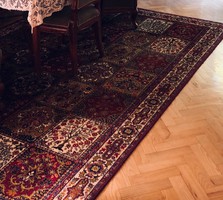 Nagy méretű perzsa szőnyeg