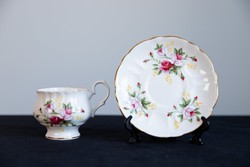 Royal Windsor angol porcelán csésze alátét tányérral, jelzett, számozott.
