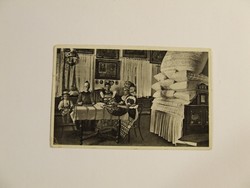 Régi, antik magyar képeslap- Mezőkövesd Matyó szoba (népviselet, viselet bemutatása