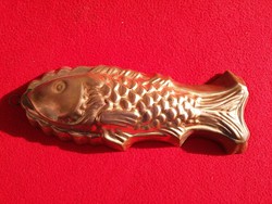 Kuglóf vagy  sütőforma hal alakú vörösréz jelzett. Portugal régi termék! Ez a legnagyobb méret 1.es