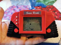 Retro kvarcjáték Sea Risk 3 dimension tökéletes működés, hang! Szép állapotban! 