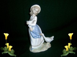 Nagyon ritka Spanyol Tengra porcelán figura: lány libákkal, libás lány