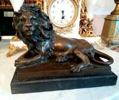 Pihenő oroszlán - bronz szobor